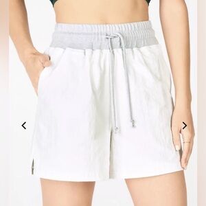 Fabletics Jemma Shorts Womens NWT Women’s Size L Lined Athletic Running